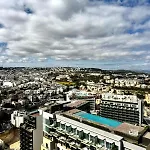 Sea View Mercury Tower, Rooftop Infinity Pool * سانت جوليان