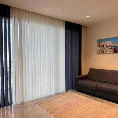 Apartment St Julian's With An 18th Floor View And Rooftop Infinity Pool *