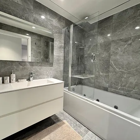 Sea View Mercury Tower, Rooftop Infinity Pool Сент Джулианс