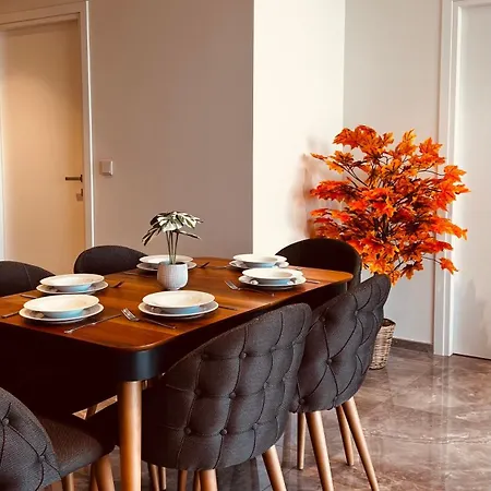 Апартаменты Sea View Mercury Tower, Rooftop Infinity Pool *