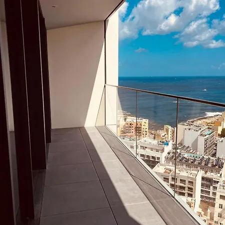 St Julian's With An 18th Floor View And Rooftop Infinity Pool