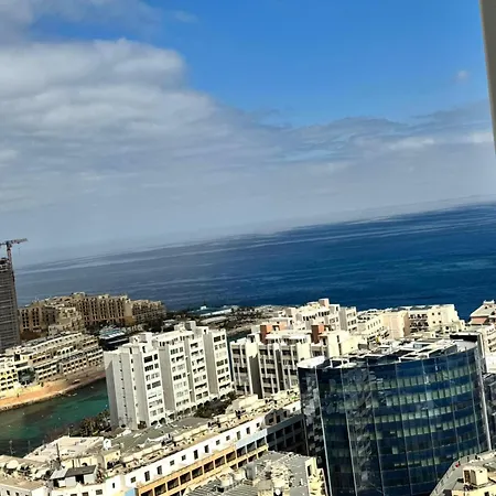 Sea View Mercury Tower, Rooftop Infinity Pool