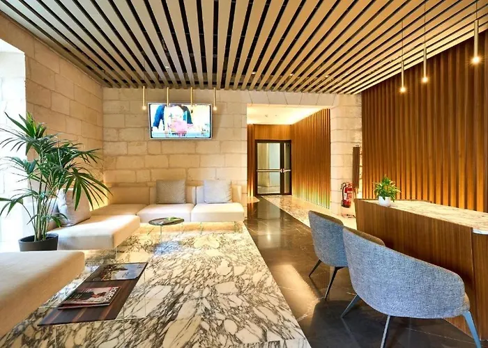 Sea View Mercury Tower, Rooftop Infinity Pool Saint Julian's