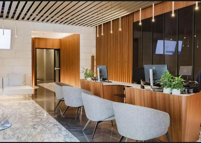 Sea View Mercury Tower, Rooftop Infinity Pool Apartament *