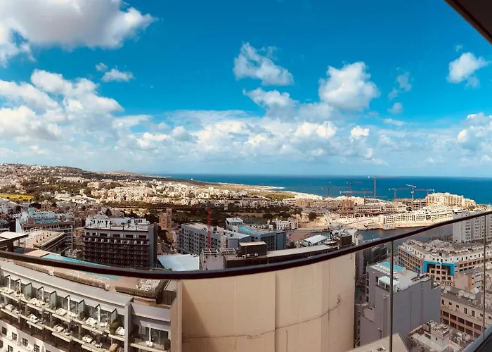 Sea View Mercury Tower, Rooftop Infinity Pool Apartament St. Julian's