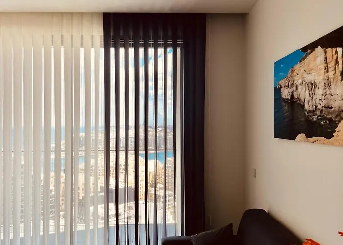 Sea View Mercury Tower, Rooftop Infinity Pool San Giuliano