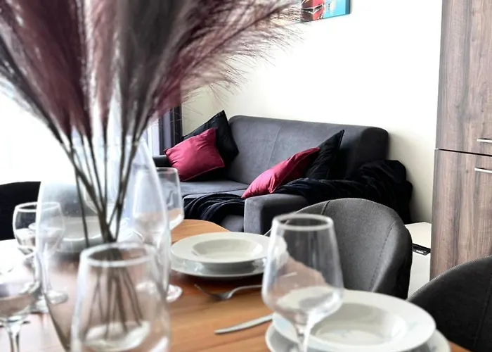 Sea View Mercury Tower, Rooftop Infinity Pool Apartman