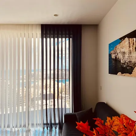 Sea View Mercury Tower, Rooftop Infinity Pool Saint Julian's