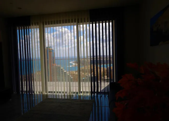 Sea View Mercury Tower, Rooftop Infinity Pool Apartamento *